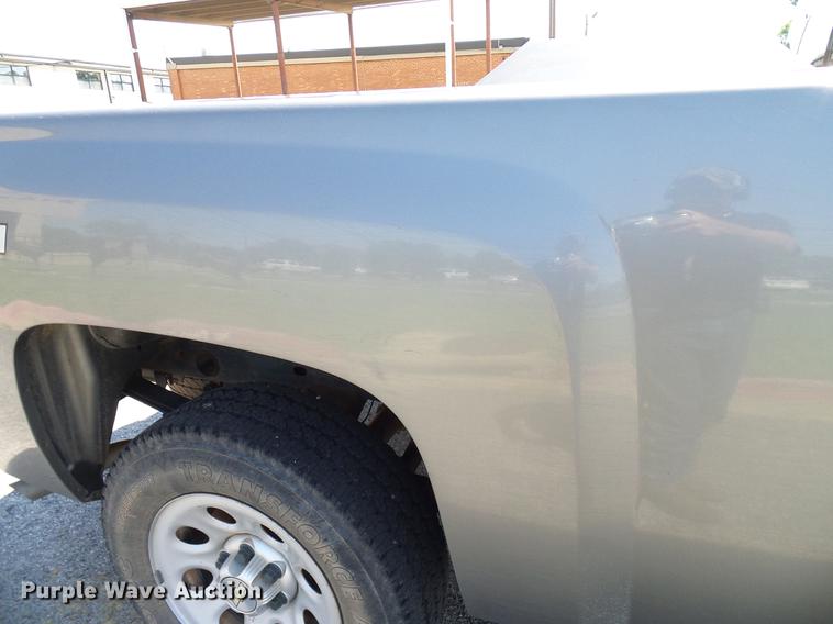 image for item DD5270 2013 Chevrolet Silverado 1500 Ext. Cab pickup truck