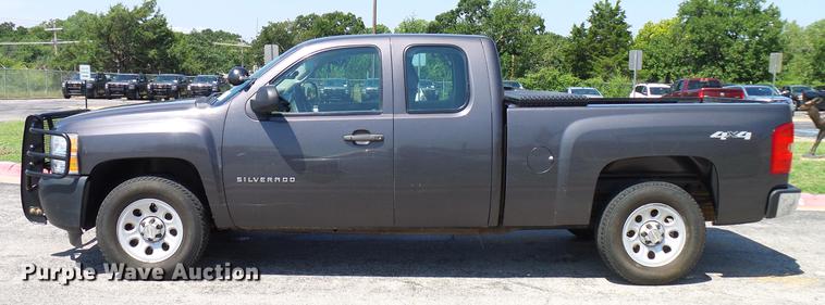 image for item DD5271 2011 Chevrolet Silverado 1500 Ext. Cab pickup truck