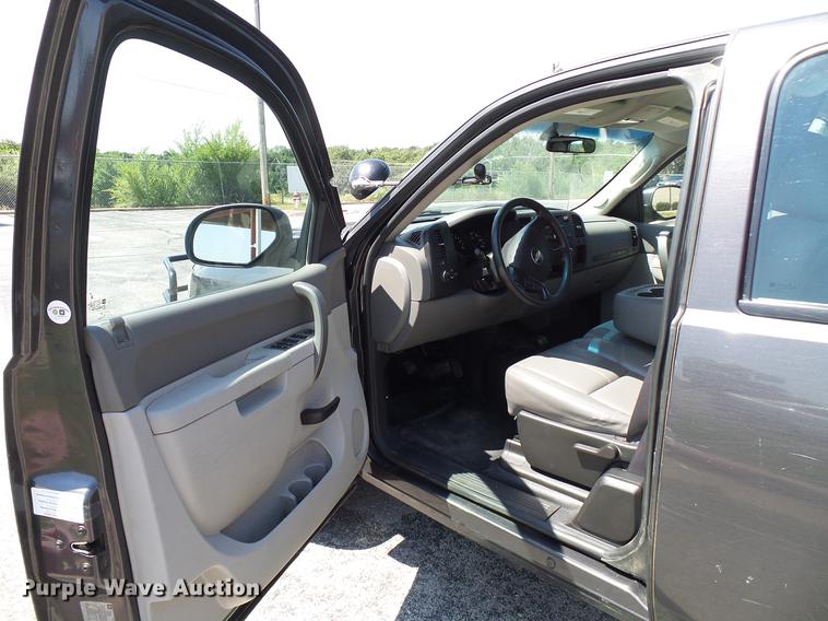 image for item DD5271 2011 Chevrolet Silverado 1500 Ext. Cab pickup truck