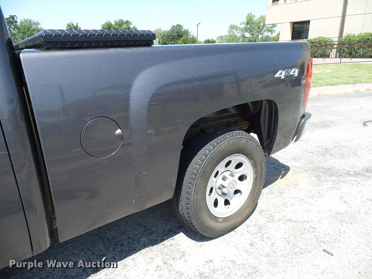 image for item DD5271 2011 Chevrolet Silverado 1500 Ext. Cab pickup truck