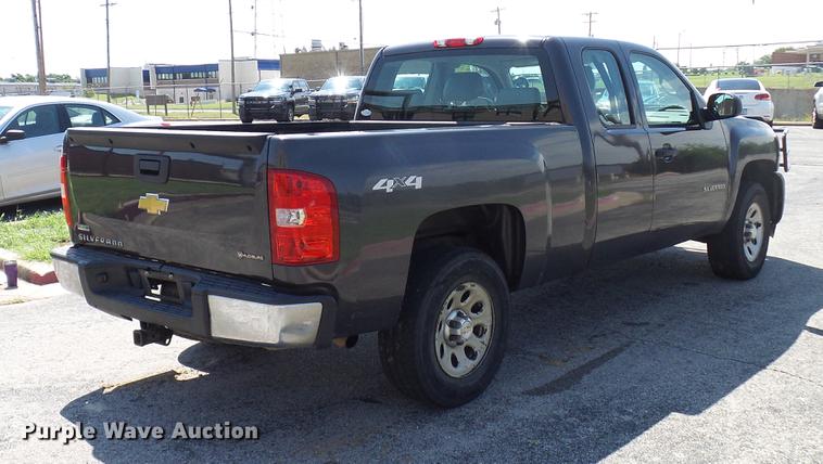 image for item DD5272 2011 Chevrolet Silverado 1500 Ext. Cab pickup truck