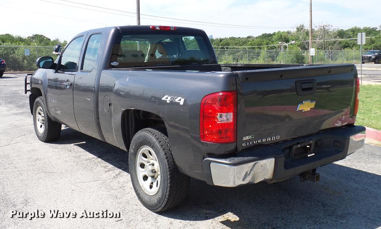 image for item DD5272 2011 Chevrolet Silverado 1500 Ext. Cab pickup truck