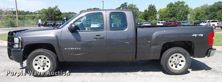 image for item DD5272 2011 Chevrolet Silverado 1500 Ext. Cab pickup truck