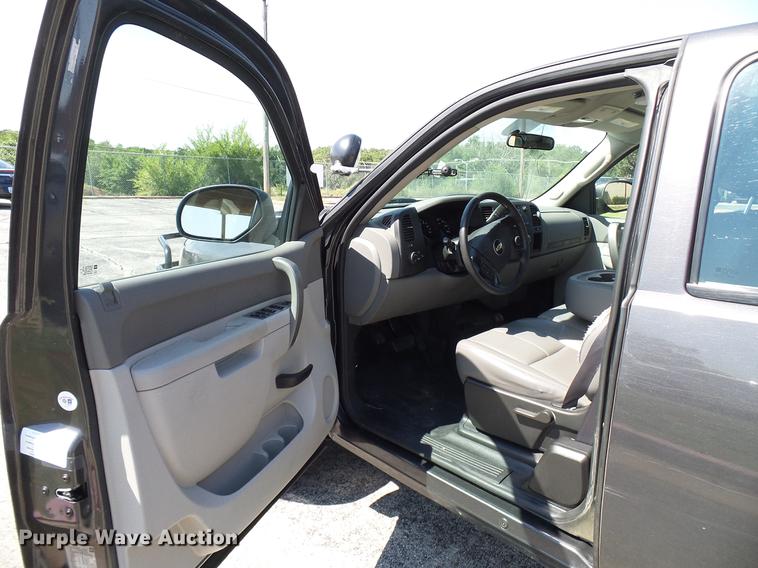 image for item DD5272 2011 Chevrolet Silverado 1500 Ext. Cab pickup truck