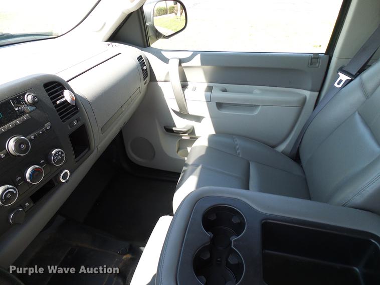 image for item DD5272 2011 Chevrolet Silverado 1500 Ext. Cab pickup truck