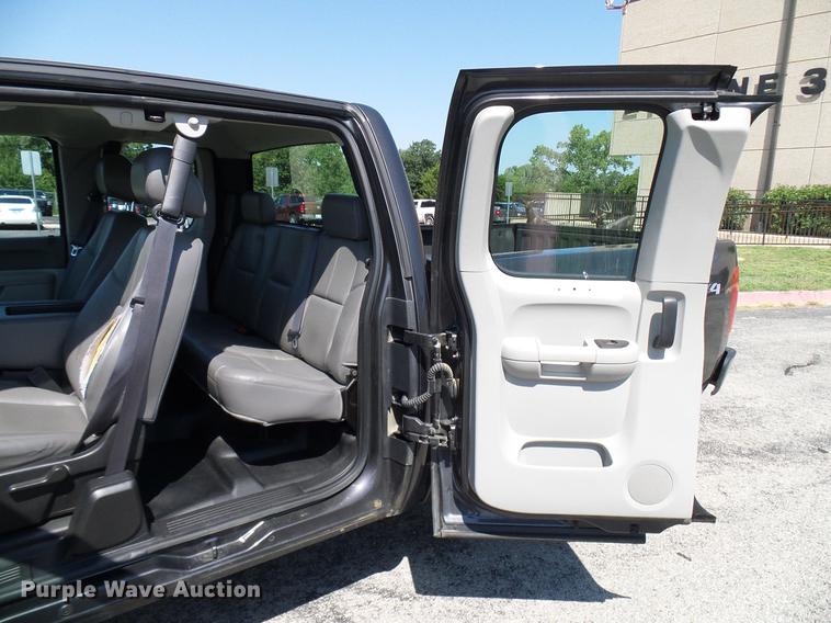 image for item DD5272 2011 Chevrolet Silverado 1500 Ext. Cab pickup truck