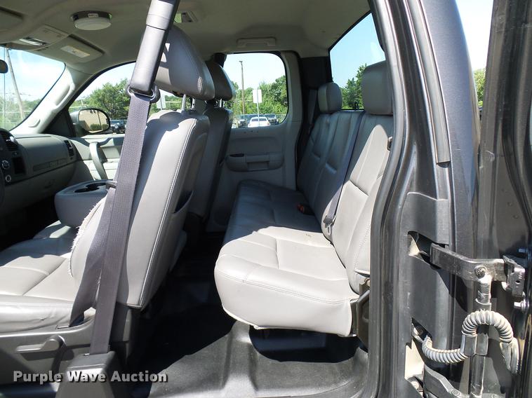 image for item DD5272 2011 Chevrolet Silverado 1500 Ext. Cab pickup truck