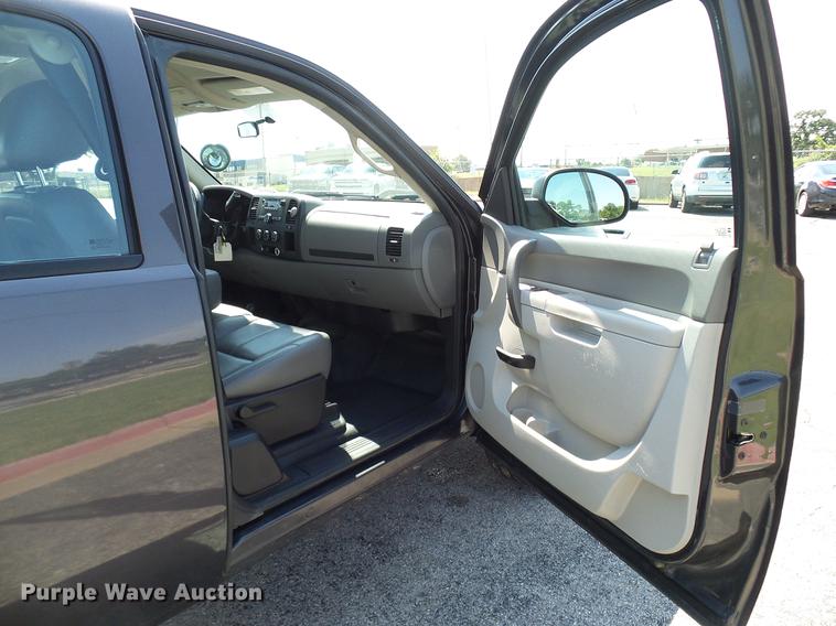 image for item DD5272 2011 Chevrolet Silverado 1500 Ext. Cab pickup truck