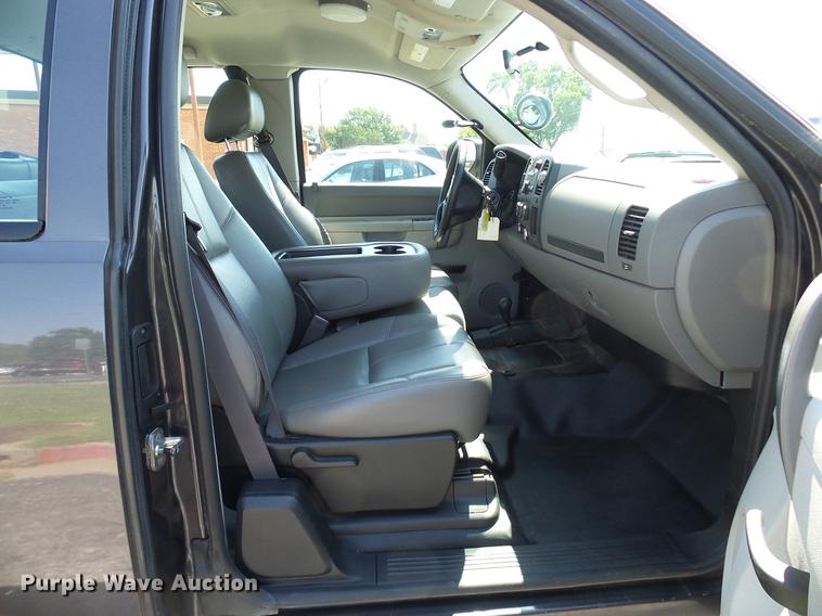 image for item DD5272 2011 Chevrolet Silverado 1500 Ext. Cab pickup truck