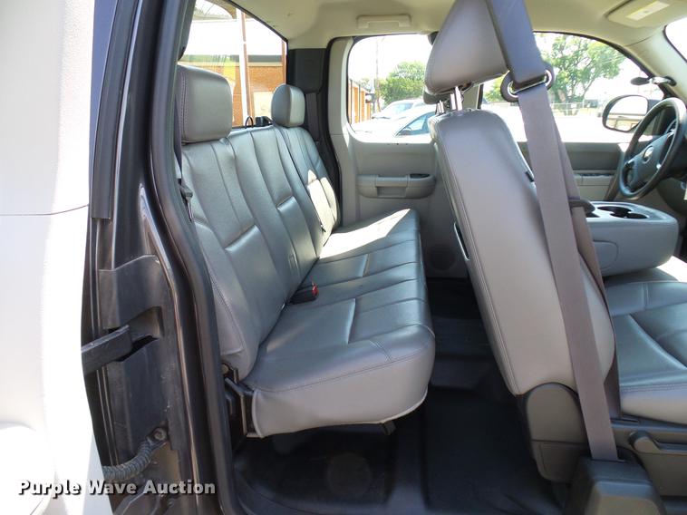 image for item DD5272 2011 Chevrolet Silverado 1500 Ext. Cab pickup truck