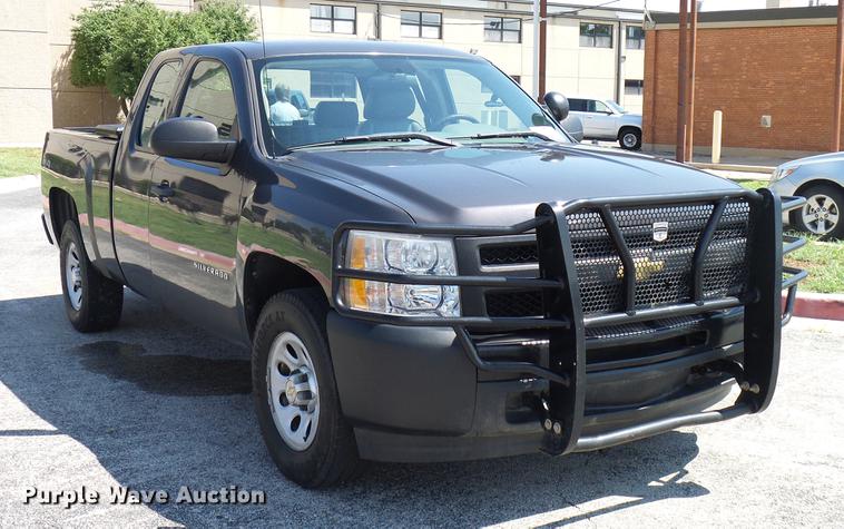 image for item DD5273 2011 Chevrolet Silverado 1500 Ext. Cab pickup truck