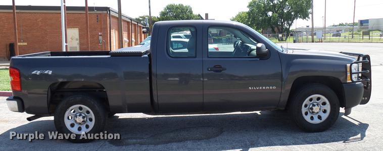 image for item DD5273 2011 Chevrolet Silverado 1500 Ext. Cab pickup truck