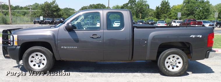 image for item DD5273 2011 Chevrolet Silverado 1500 Ext. Cab pickup truck