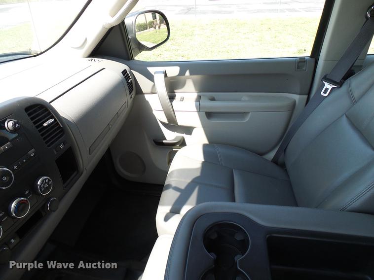 image for item DD5273 2011 Chevrolet Silverado 1500 Ext. Cab pickup truck