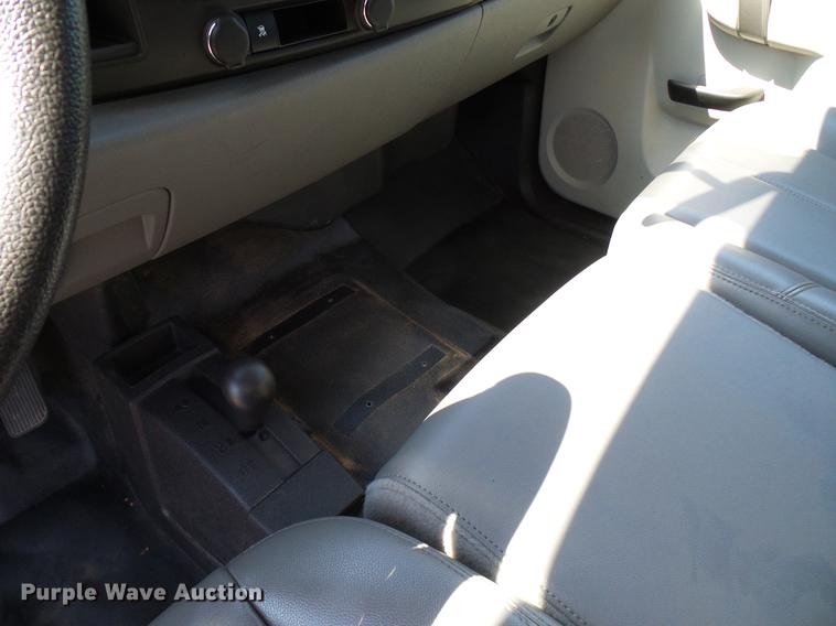 image for item DD5273 2011 Chevrolet Silverado 1500 Ext. Cab pickup truck