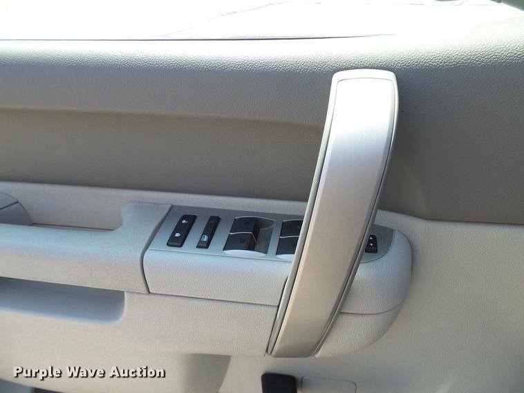 image for item DD5273 2011 Chevrolet Silverado 1500 Ext. Cab pickup truck