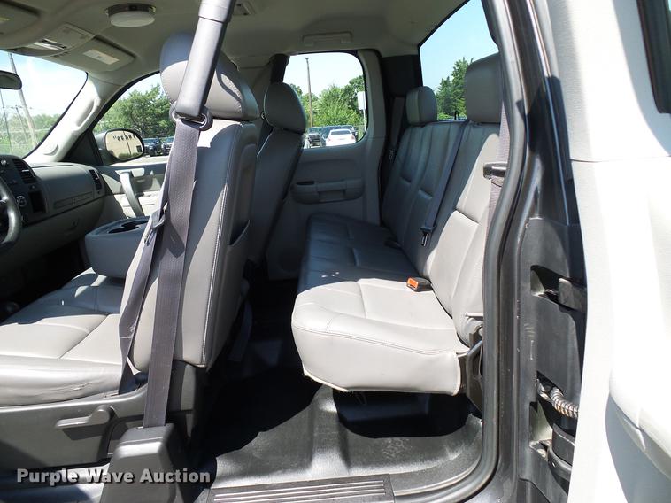 image for item DD5273 2011 Chevrolet Silverado 1500 Ext. Cab pickup truck