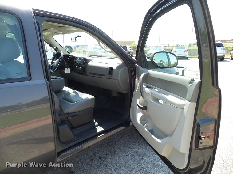 image for item DD5273 2011 Chevrolet Silverado 1500 Ext. Cab pickup truck