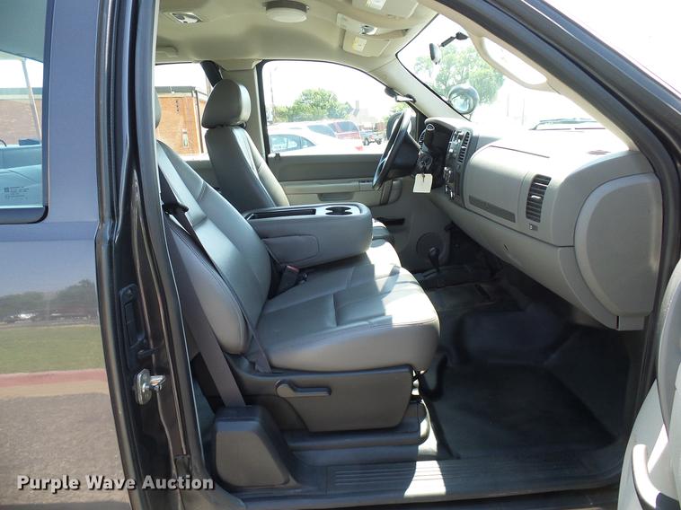 image for item DD5273 2011 Chevrolet Silverado 1500 Ext. Cab pickup truck