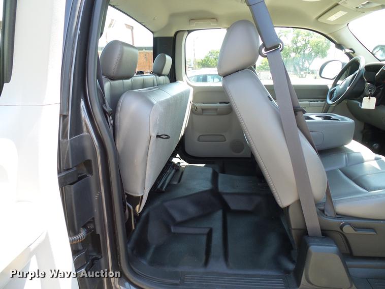 image for item DD5273 2011 Chevrolet Silverado 1500 Ext. Cab pickup truck
