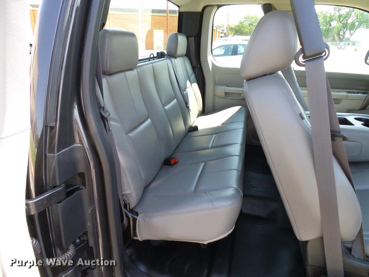 image for item DD5273 2011 Chevrolet Silverado 1500 Ext. Cab pickup truck