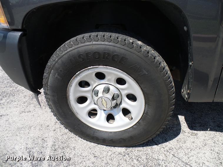 image for item DD5273 2011 Chevrolet Silverado 1500 Ext. Cab pickup truck