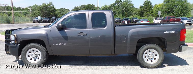image for item DD5274 2011 Chevrolet Silverado 1500 Ext. Cab pickup truck