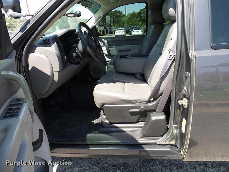 image for item DD5274 2011 Chevrolet Silverado 1500 Ext. Cab pickup truck