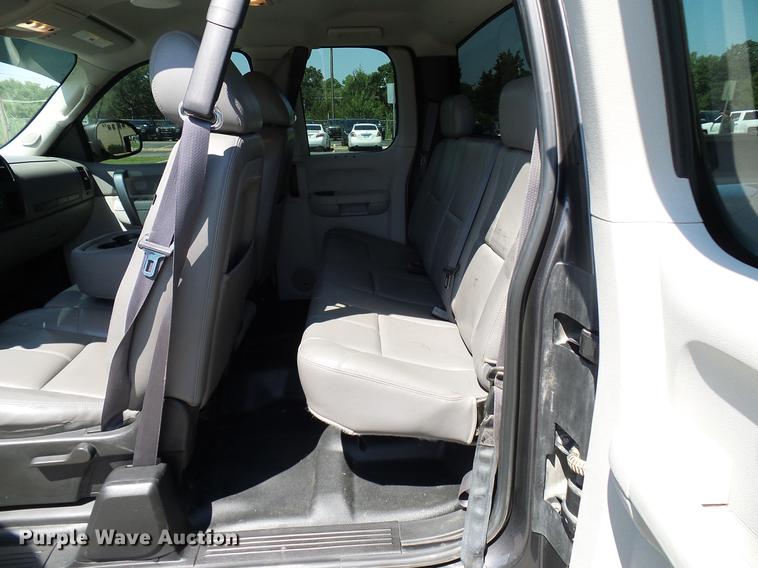 image for item DD5274 2011 Chevrolet Silverado 1500 Ext. Cab pickup truck