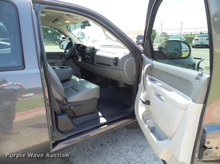 image for item DD5274 2011 Chevrolet Silverado 1500 Ext. Cab pickup truck