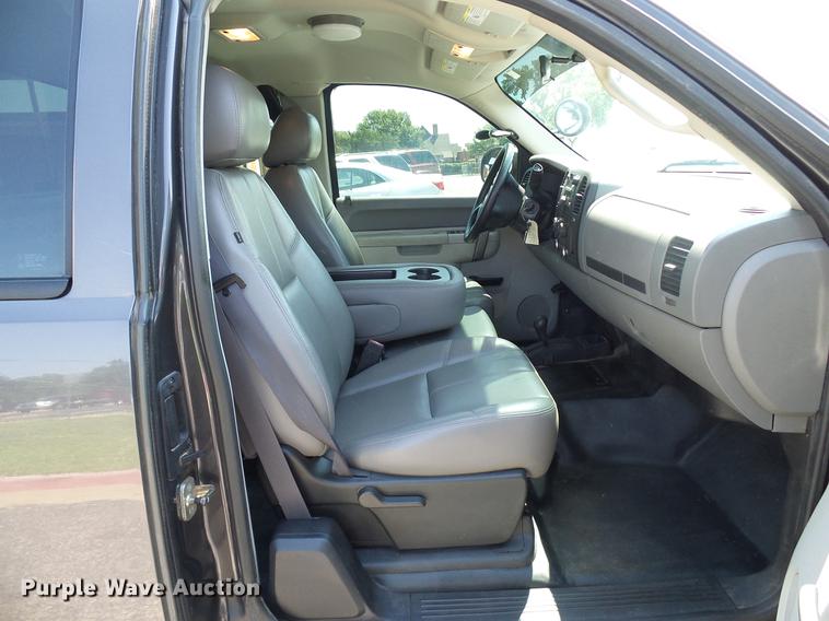 image for item DD5274 2011 Chevrolet Silverado 1500 Ext. Cab pickup truck