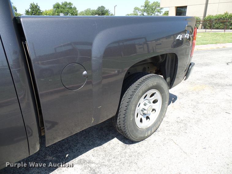 image for item DD5274 2011 Chevrolet Silverado 1500 Ext. Cab pickup truck