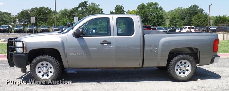 image for item DD5276 2013 Chevrolet Silverado 1500 Ext. Cab pickup truck
