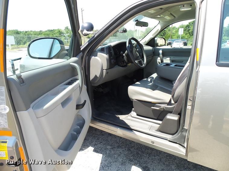 image for item DD5276 2013 Chevrolet Silverado 1500 Ext. Cab pickup truck