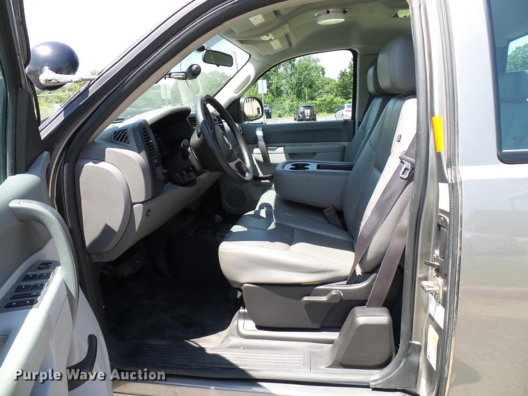 image for item DD5276 2013 Chevrolet Silverado 1500 Ext. Cab pickup truck