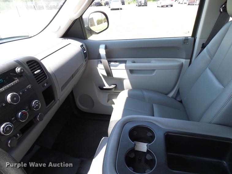 image for item DD5276 2013 Chevrolet Silverado 1500 Ext. Cab pickup truck