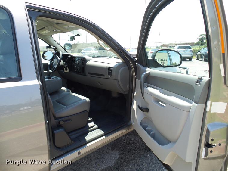 image for item DD5276 2013 Chevrolet Silverado 1500 Ext. Cab pickup truck