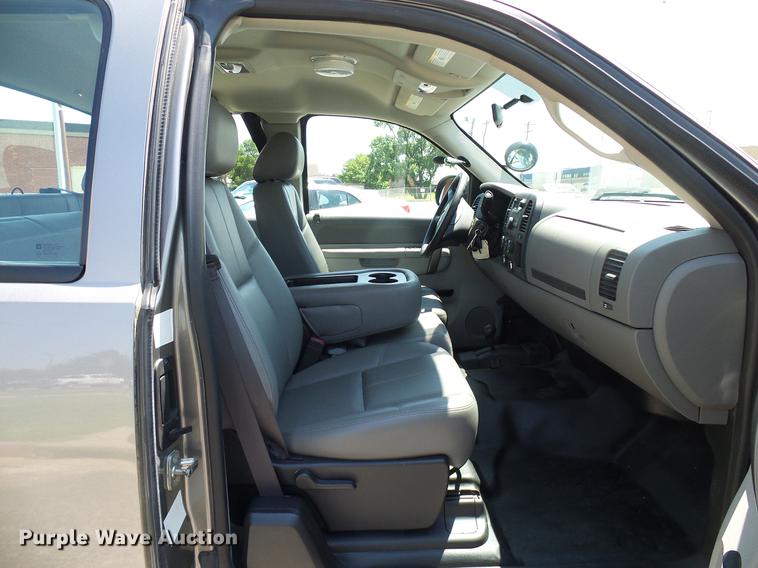 image for item DD5276 2013 Chevrolet Silverado 1500 Ext. Cab pickup truck