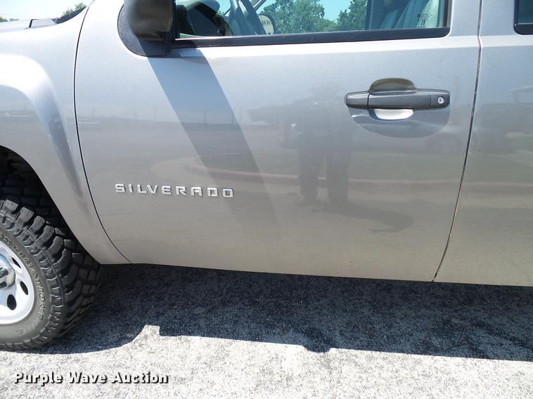 image for item DD5276 2013 Chevrolet Silverado 1500 Ext. Cab pickup truck