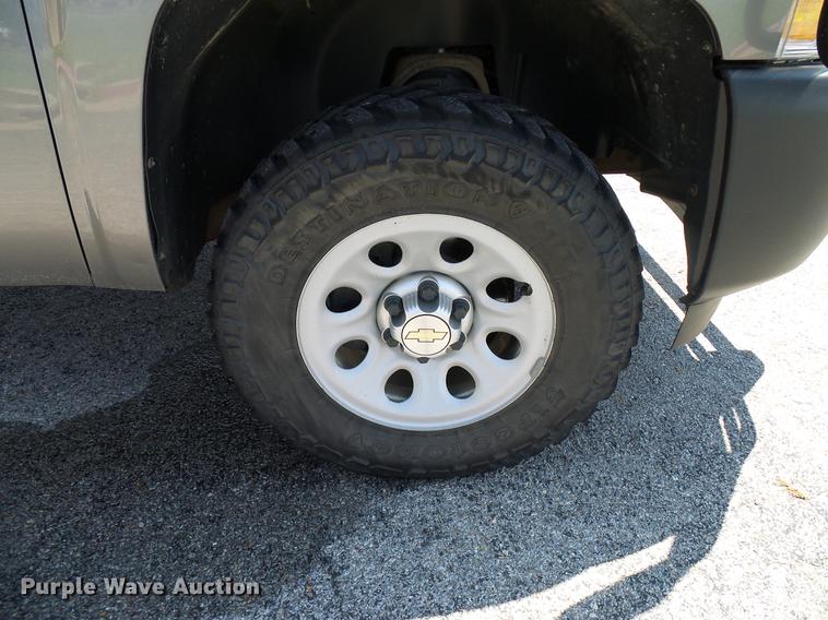 image for item DD5276 2013 Chevrolet Silverado 1500 Ext. Cab pickup truck