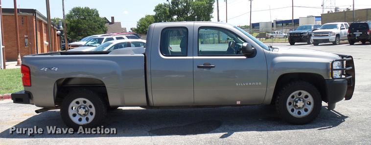 image for item DD5277 2013 Chevrolet Silverado 1500 Ext. Cab pickup truck