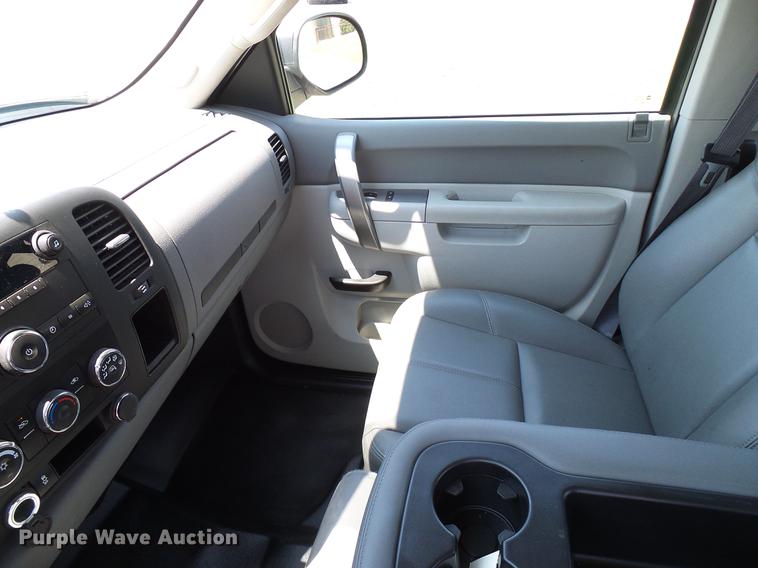 image for item DD5277 2013 Chevrolet Silverado 1500 Ext. Cab pickup truck