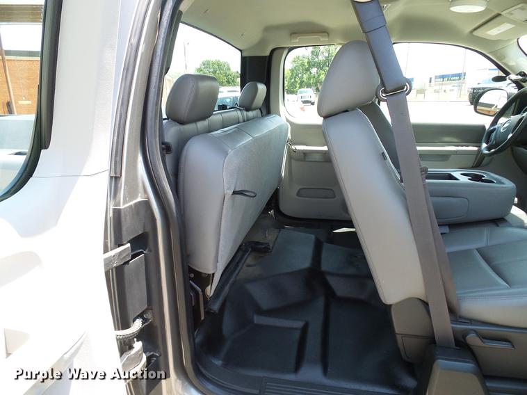 image for item DD5277 2013 Chevrolet Silverado 1500 Ext. Cab pickup truck