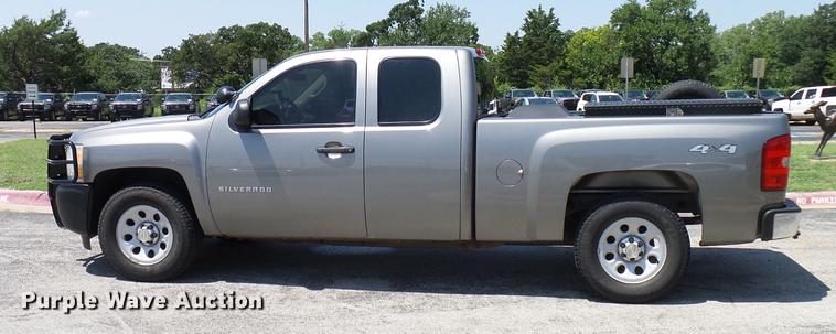 image for item DD5279 2013 Chevrolet Silverado 1500 Ext. Cab pickup truck