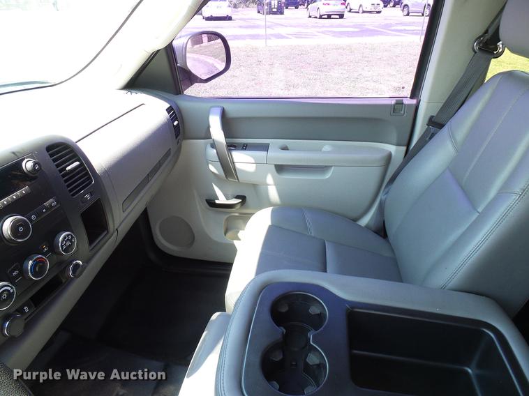 image for item DD5279 2013 Chevrolet Silverado 1500 Ext. Cab pickup truck