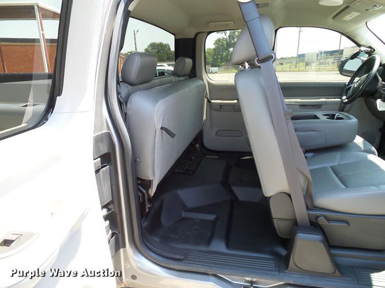 image for item DD5279 2013 Chevrolet Silverado 1500 Ext. Cab pickup truck