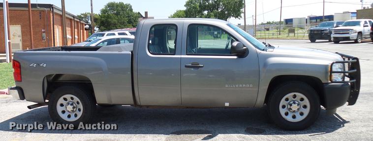image for item DD5280 2013 Chevrolet Silverado 1500 Ext. Cab pickup truck