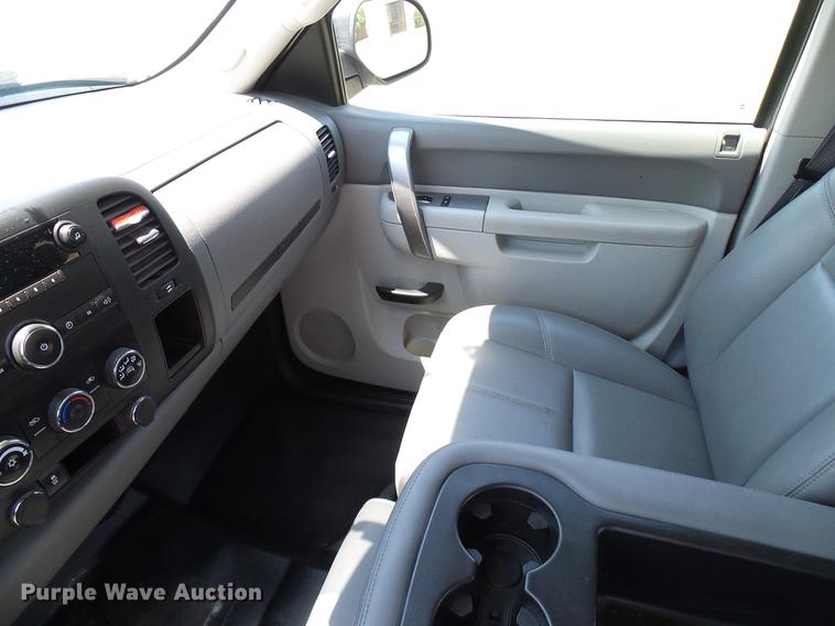 image for item DD5280 2013 Chevrolet Silverado 1500 Ext. Cab pickup truck