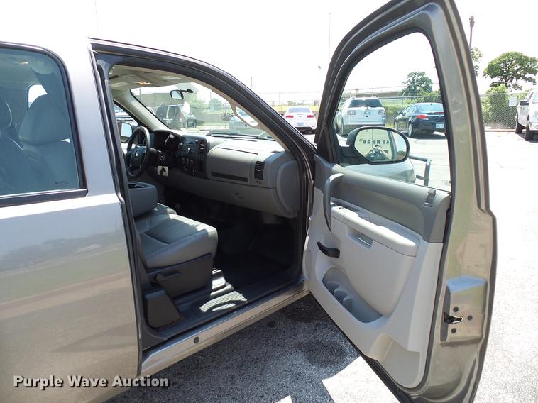 image for item DD5280 2013 Chevrolet Silverado 1500 Ext. Cab pickup truck