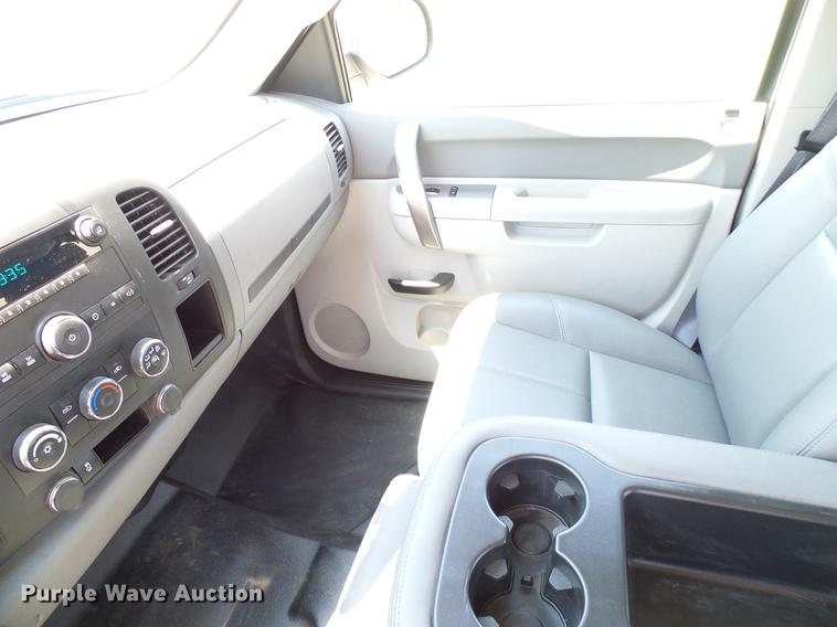 image for item DD5281 2013 Chevrolet Silverado 1500 Ext. Cab pickup truck